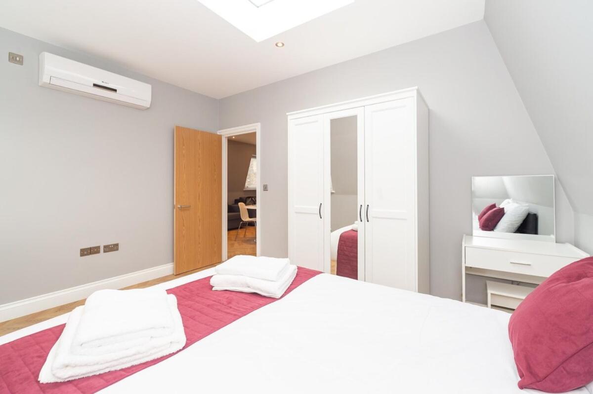 Modern Two-bedroom In Paddington Apartment *