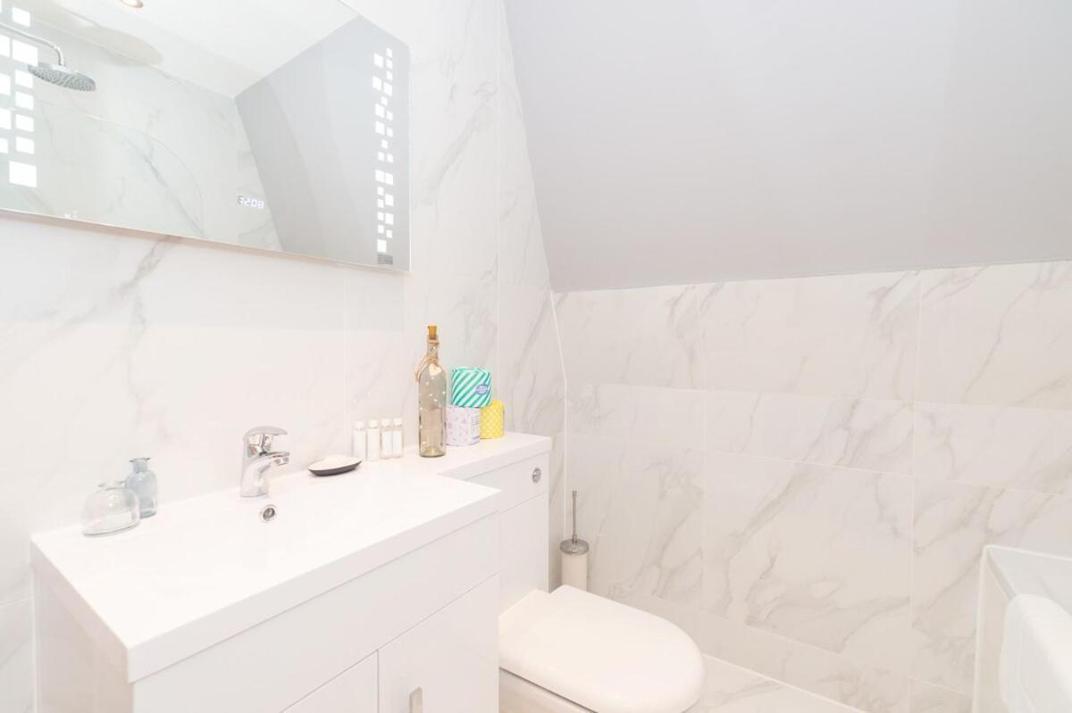Modern Two-bedroom In Paddington